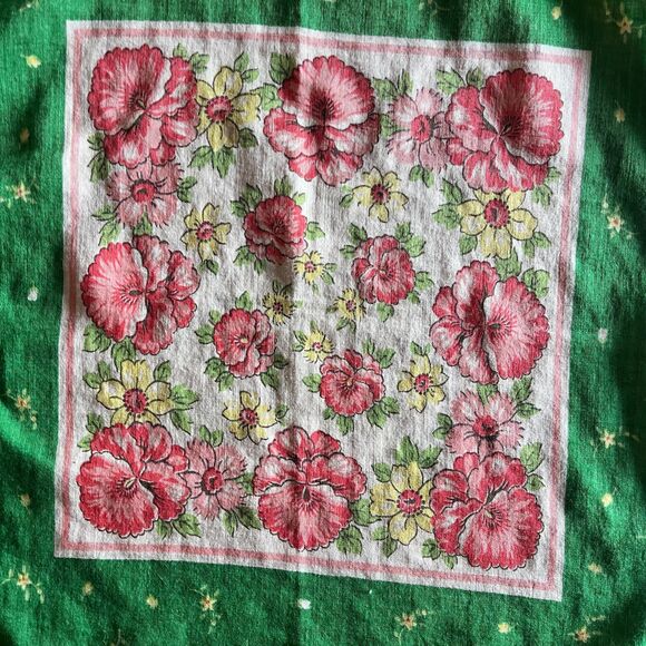 Vintage Handkerchief Set of Two 1950s Hankies Novelty Print Scarves - Picture 10 of 10